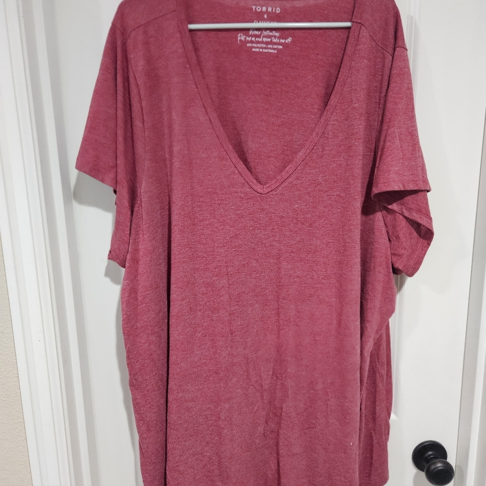 Torrid Women's Rose Short Sleeve V-Neck Tee